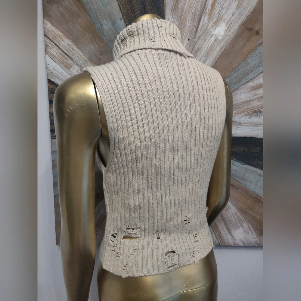 UO SLEEVELESS TURTLENECK SWEATER Urban Outfitters - Picture 5 of 10